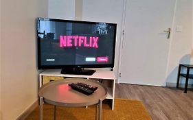Grand Studio Lyon Villeurbanne Proche Metro - Wifi
